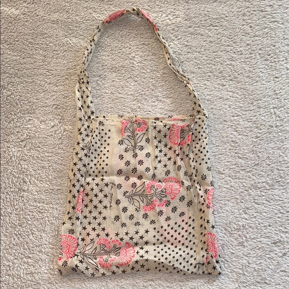 👜 Free People Lightweight Canvas Shoulder Bag - Picture 1 of 8